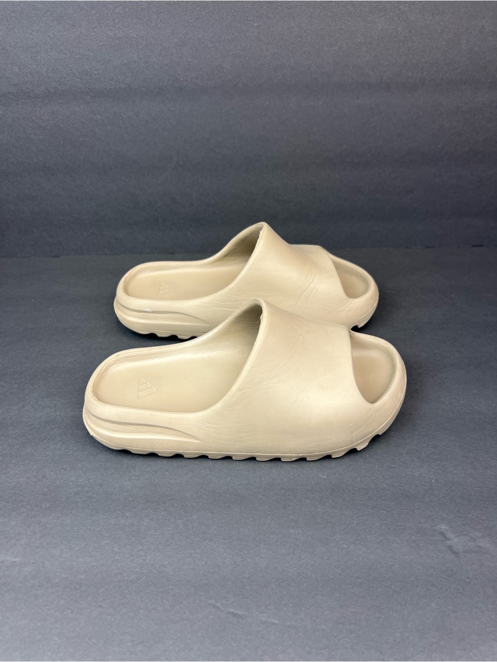 Adidas Yeezy Slide 2.0 cream slides #yeezy #slides Women’s Size 7.5